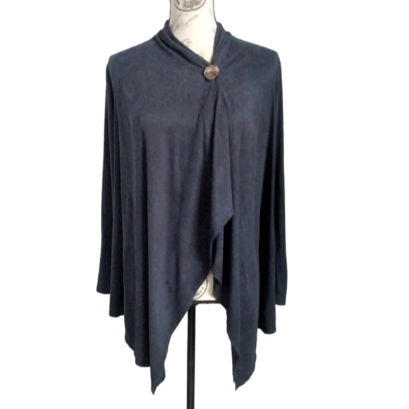 Bobeau Luxuriously Soft Charcoal Gray Asymmetrical Wrap Cardigan - Picture 3 of 9